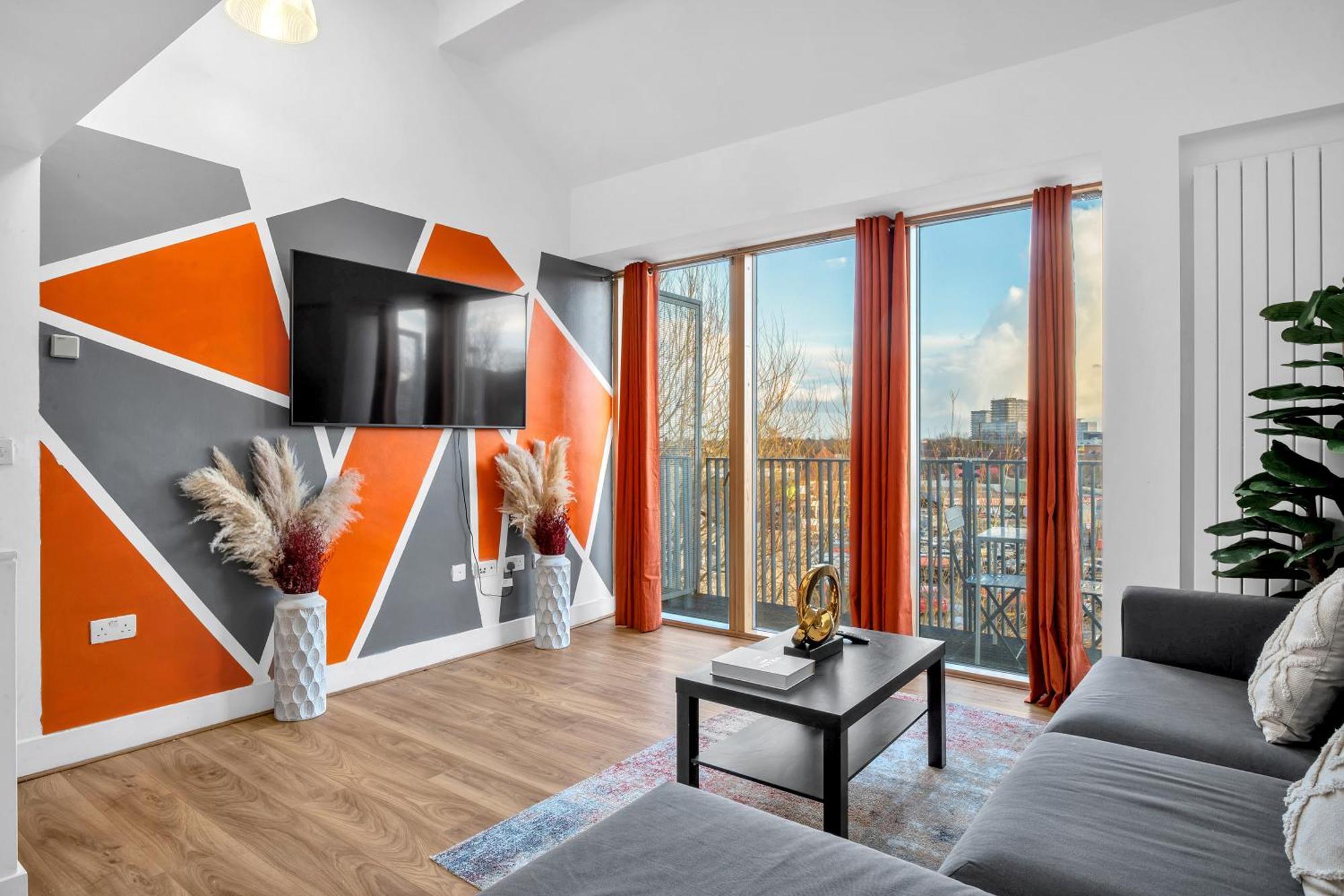 Luxury Waterfront Property With Free Parking Coventry Bagian luar foto