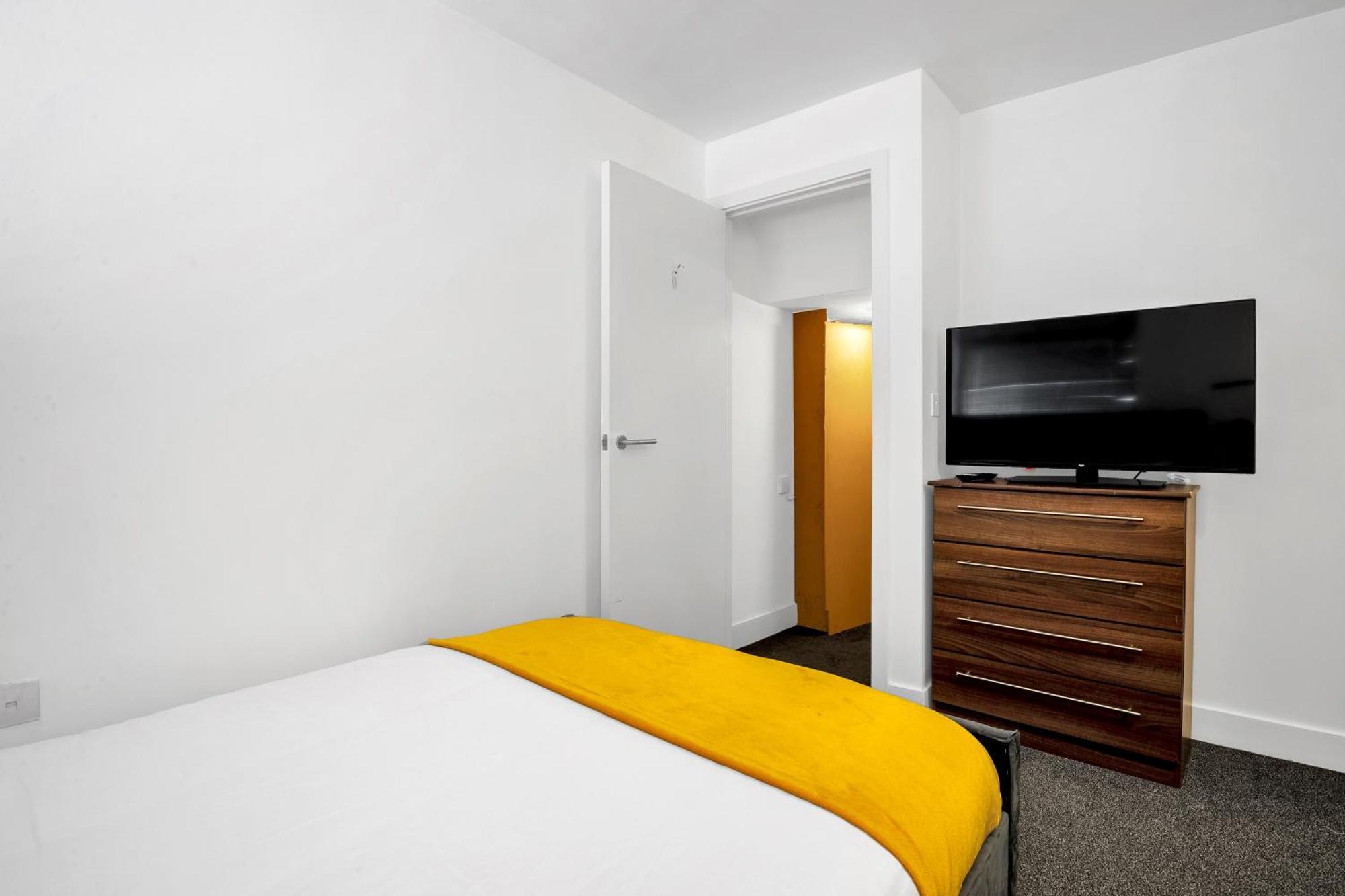 Luxury Waterfront Property With Free Parking Coventry Bagian luar foto