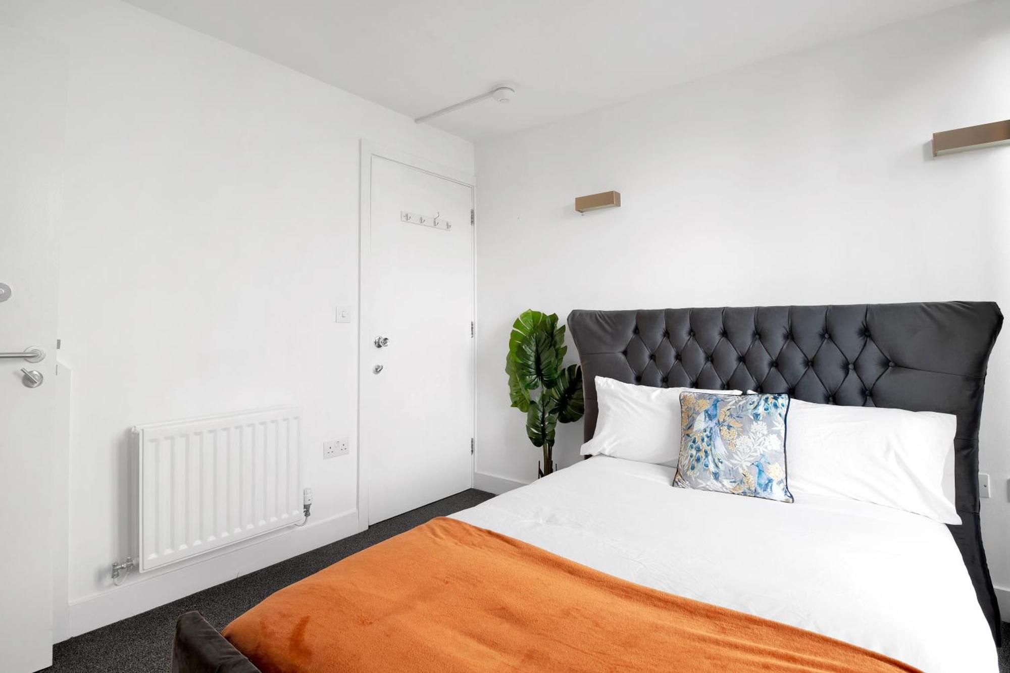Luxury Waterfront Property With Free Parking Coventry Bagian luar foto